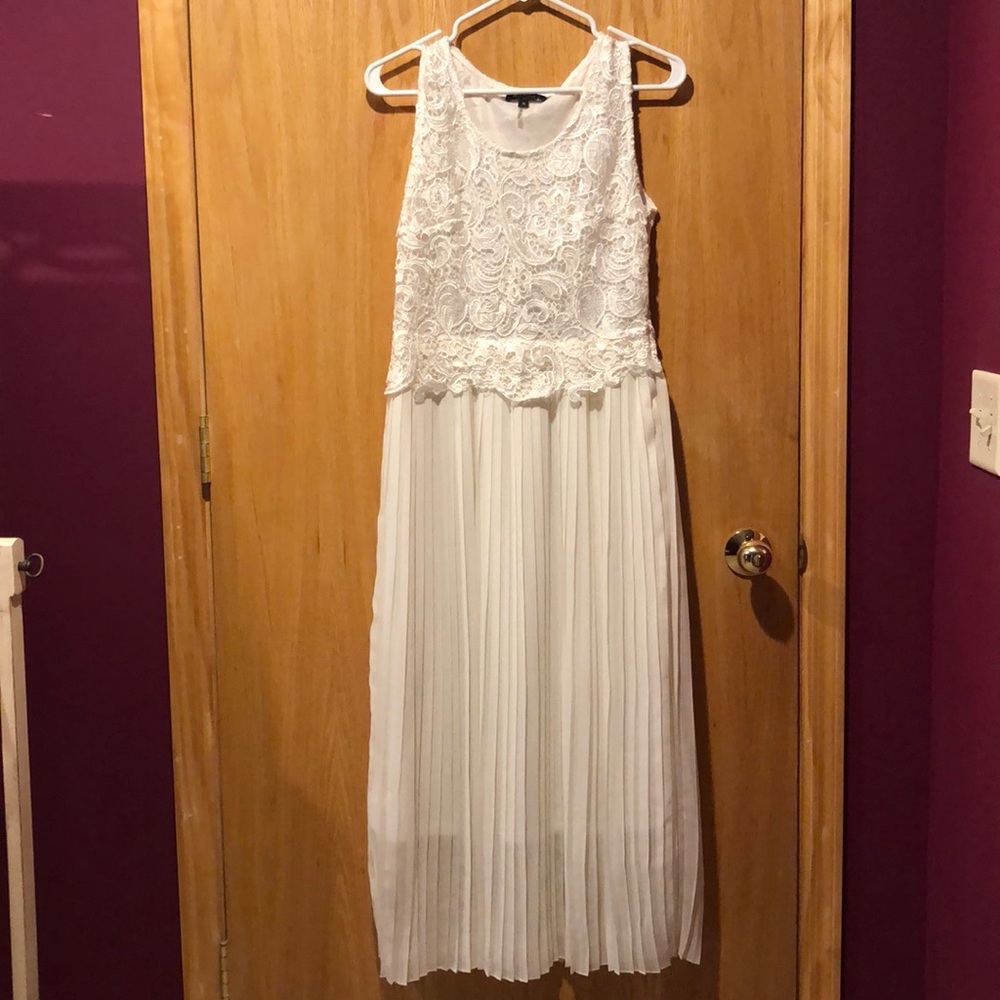 White lace and pleated maxi dress